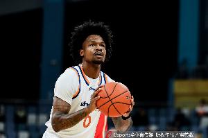 记者：布朗几乎宣告自己是CBA最强小外 古德温用绝杀说“等一下”