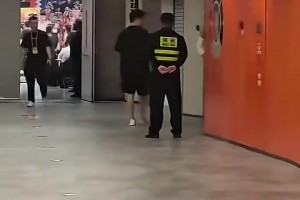 古德温赛后谈压哨绝杀：感谢队友和教练给自己这样一个机会！视频封面